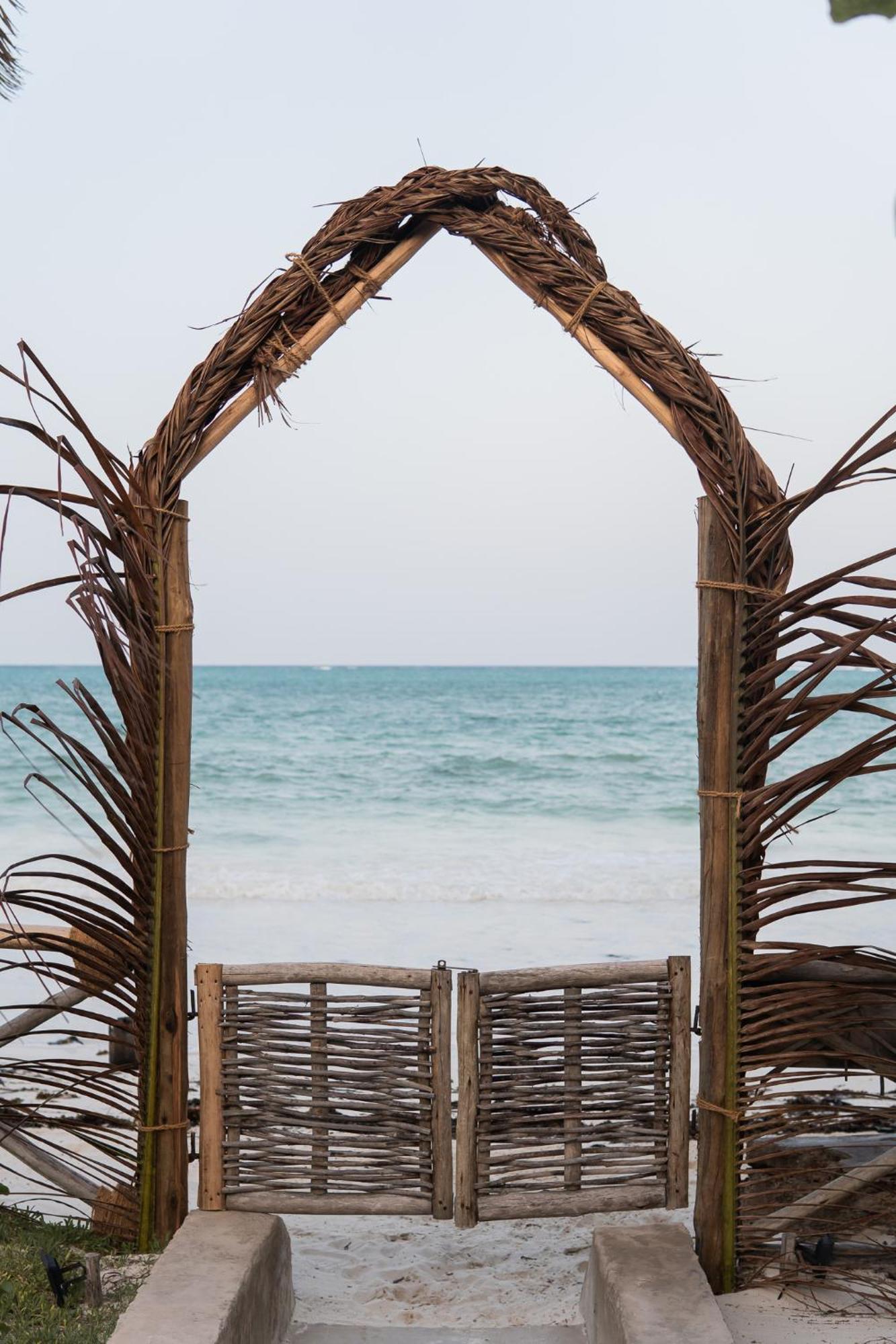 Kima Serviced Beach House & Suites Бвейю Екстер'єр фото